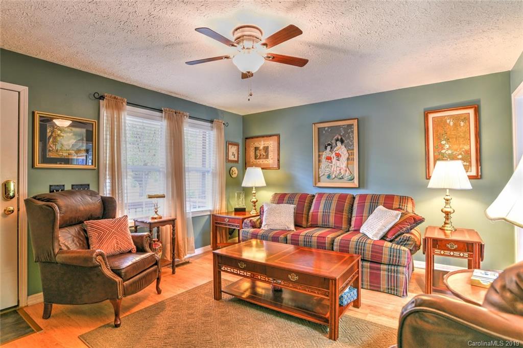 311 Tanbridge Road Swannanoa, NC 28778 - Photo 5 of 31 Gallery Image 5