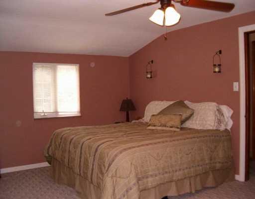 1955 Borland Road Pittsburgh, PA 15243 - Photo 4 of 8 Master Bedroom.