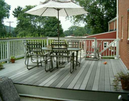 1955 Borland Road Pittsburgh, PA 15243 - Photo 7 of 8 Patio/Deck.