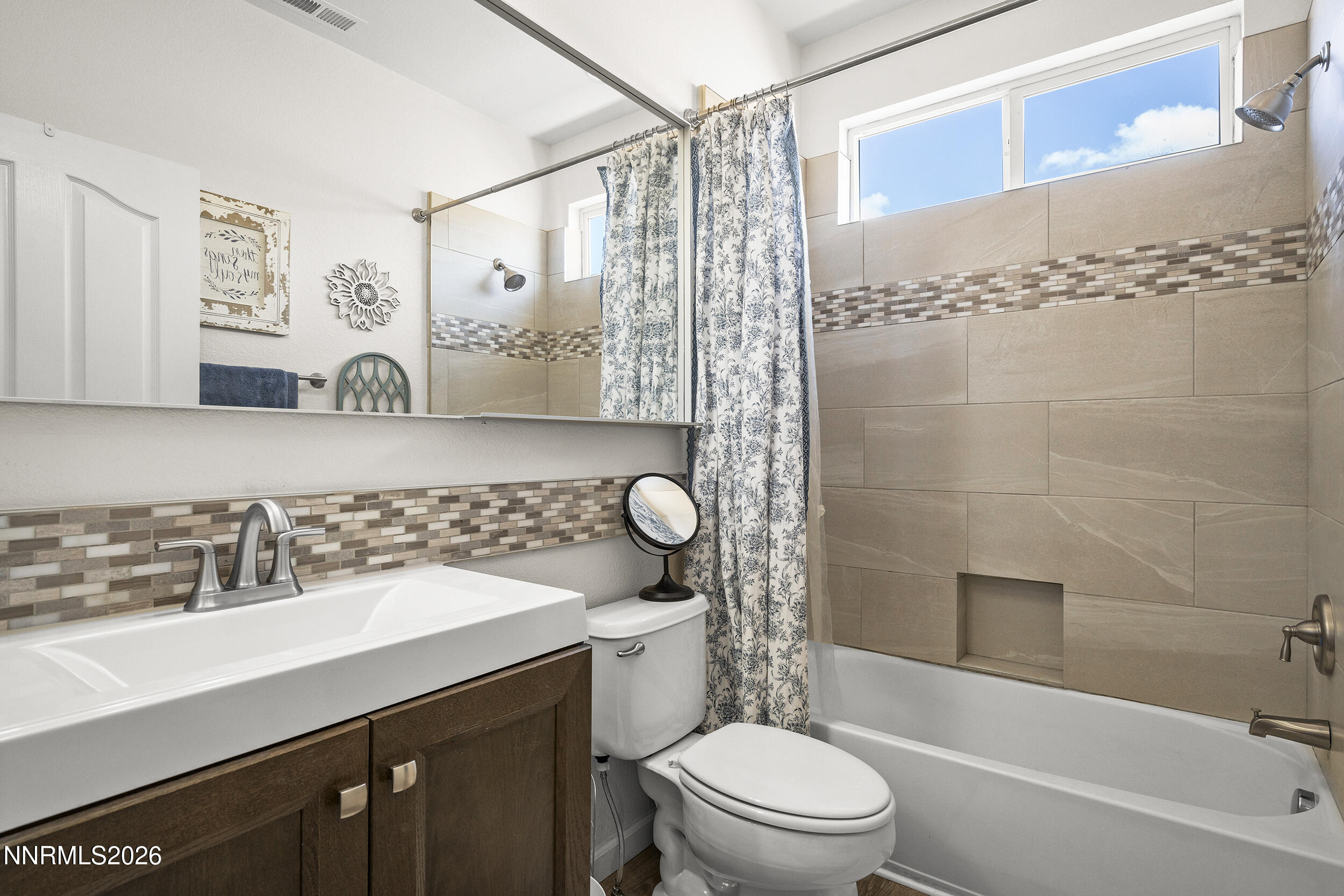 421 Alysheba Court Reno, NV 89521 - Photo 13 of 42 24-print-A7400415