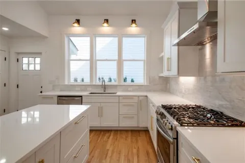$699,900 | 814 Powers Avenue, Nashville, TN 37206
