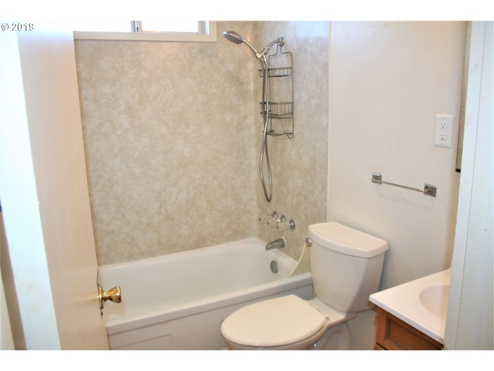 485 54th Street Springfield, OR 97478 - Photo 13 of 19