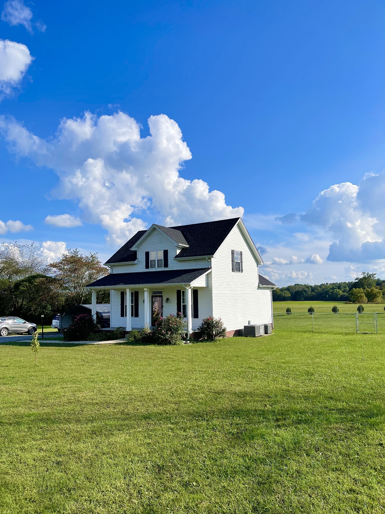 319 Riot Road Portland, TN 37148 - Photo 10 of 26 a front view of a house with garden