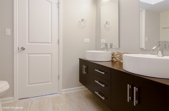 103 Crabtree Road East Dundee, IL 60118 - Photo 19 of 50 a bathroom with a double vanity sink and a mirror