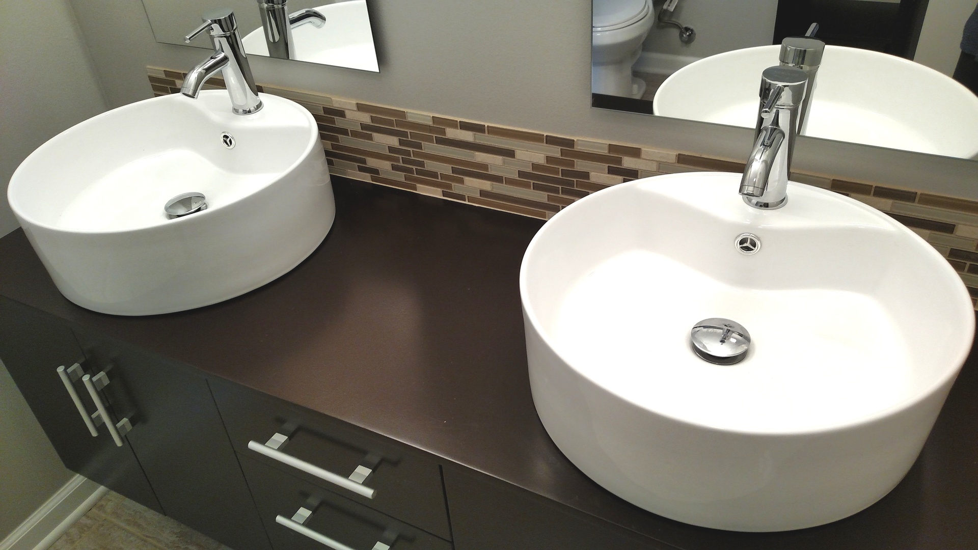 103 Crabtree Road East Dundee, IL 60118 - Photo 23 of 50 a bathroom with a sink and mirror