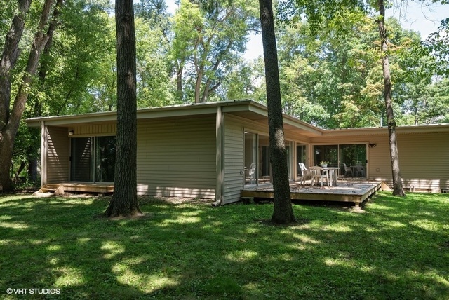 103 Crabtree Road East Dundee, IL 60118 - Photo 38 of 50 a front view of a house with garden and porch