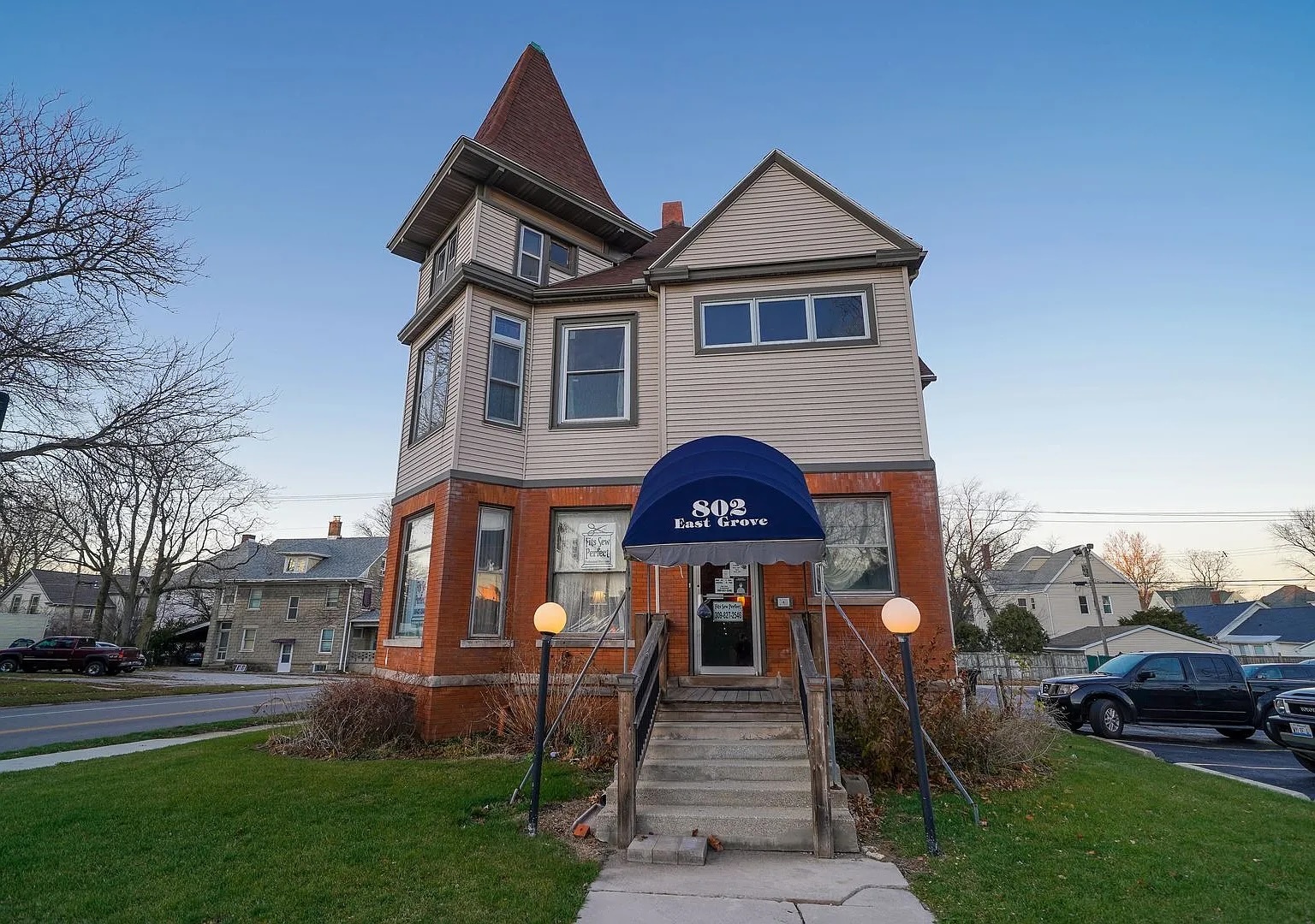 802 East Grove Street Bloomington, IL 61701 - Photo 1 of 39