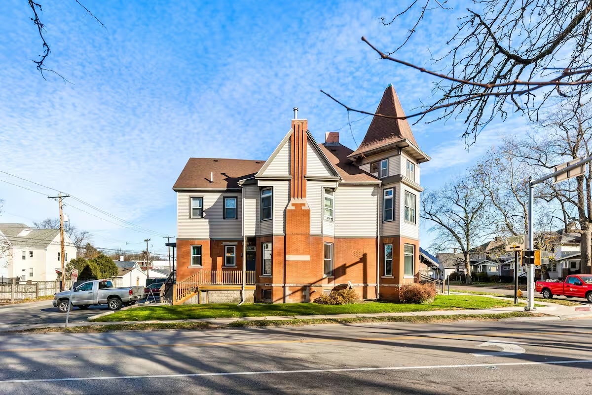 802 East Grove Street Bloomington, IL 61701 - Photo 25 of 39