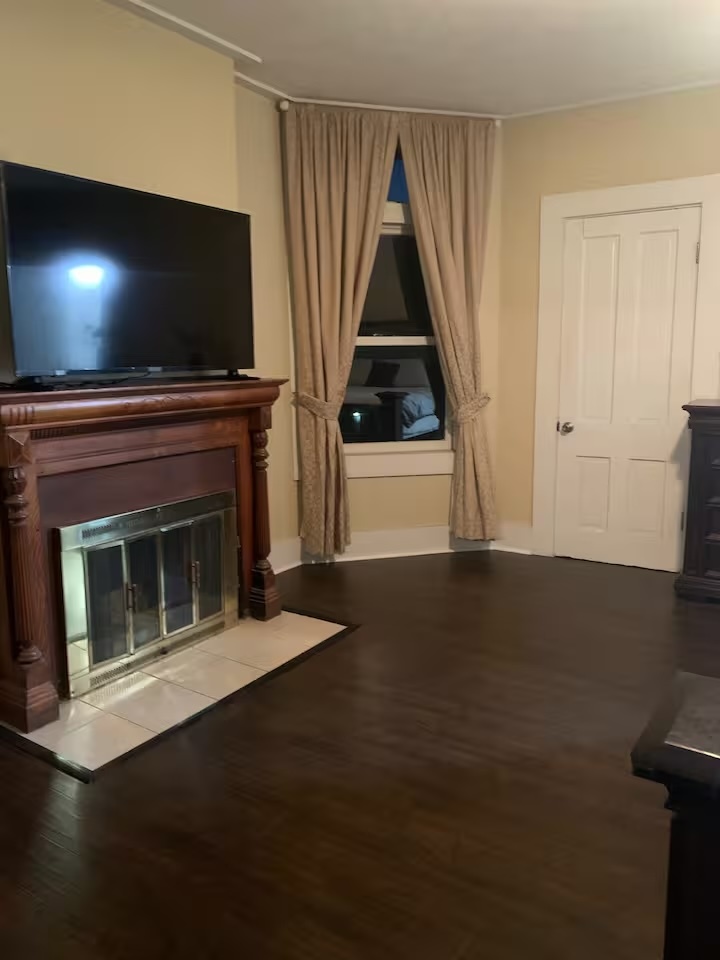 802 East Grove Street Bloomington, IL 61701 - Photo 5 of 39