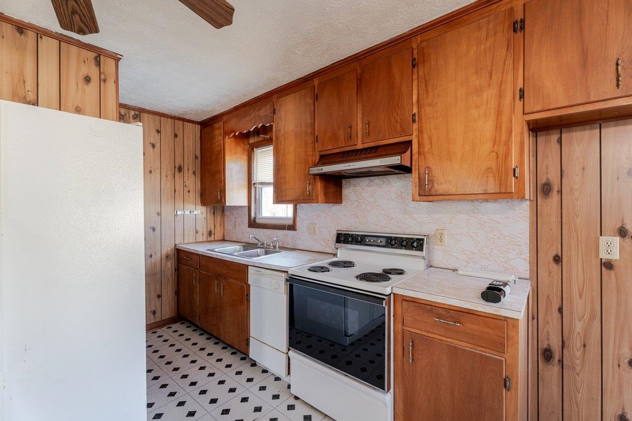 817 10th Street Shenandoah, VA 22849 - Photo 12 of 35