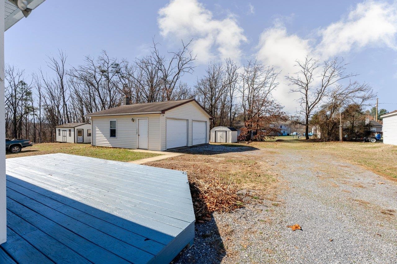 817 10th Street Shenandoah, VA 22849 - Photo 27 of 35