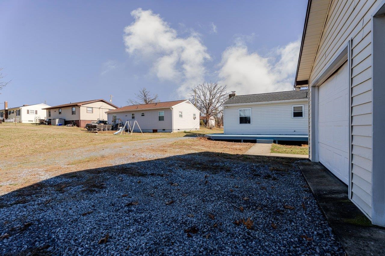 817 10th Street Shenandoah, VA 22849 - Photo 29 of 35