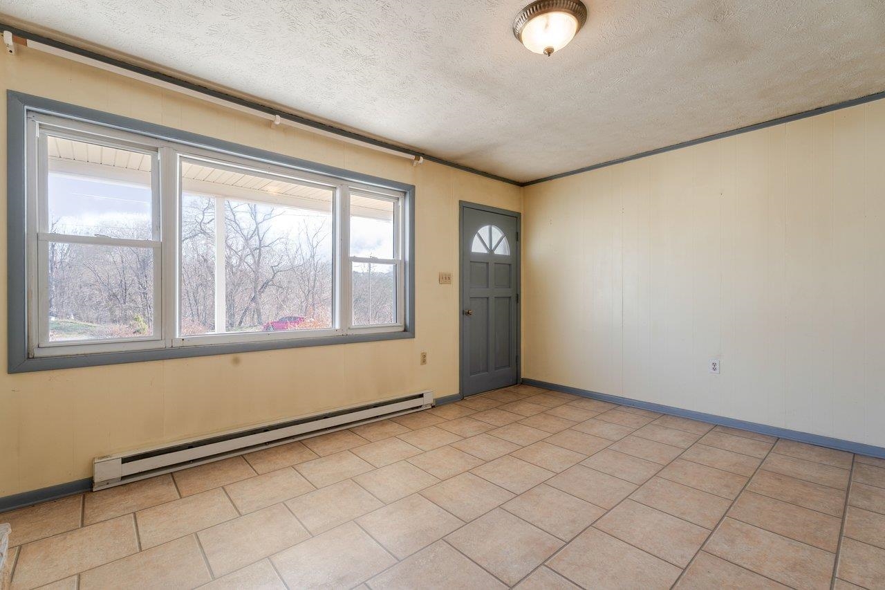 817 10th Street Shenandoah, VA 22849 - Photo 7 of 35