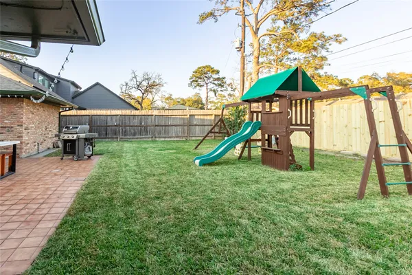 $2,800 | 1230 Wisterwood Drive, Houston, TX 77043