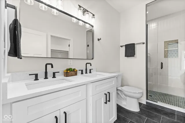 $2,850 | 1405 Deloss Street, Indianapolis, IN 46203