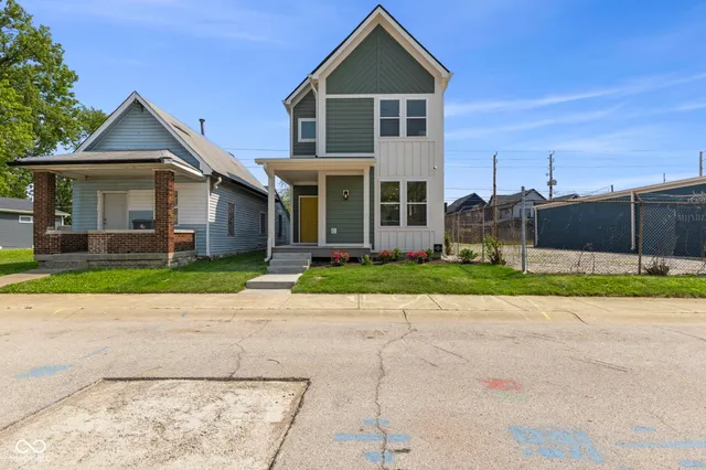 $2,850 | 1405 Deloss Street, Indianapolis, IN 46203