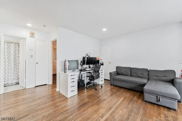 $1,700 | 104 North Beverwyck Road, Lake Hiawatha, NJ 07034