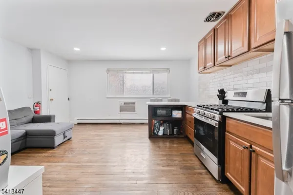 $1,700 | 104 North Beverwyck Road, Lake Hiawatha, NJ 07034