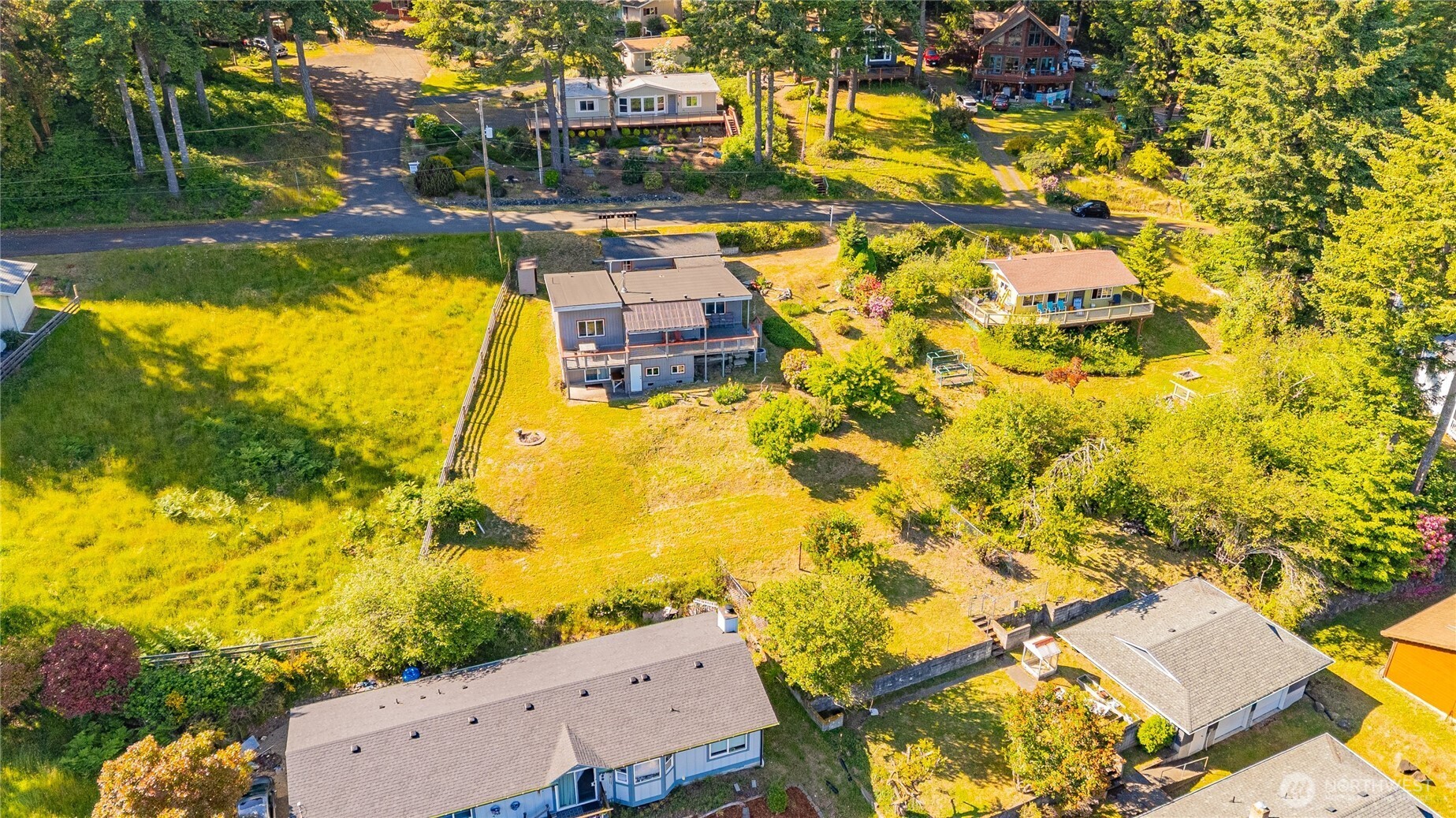 71 Mountain Drive Grapeview, WA 98546 - Photo 38 of 40