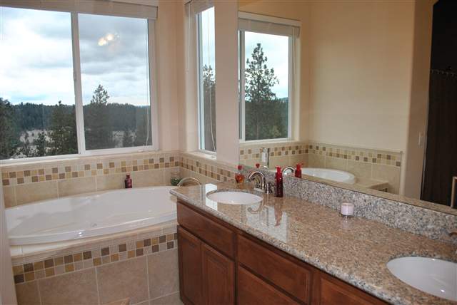 8728 North Bruce Road Spokane, WA 99217 - Photo 7 of 9