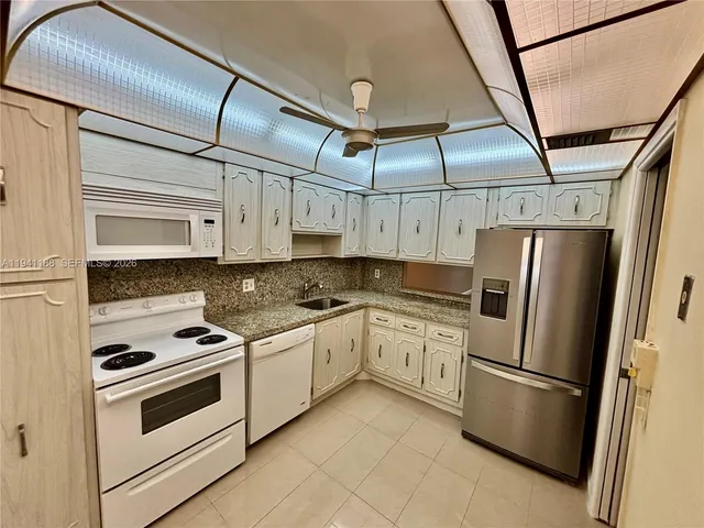 $1,850 | 3351 South Palm Aire Drive, Unit 205, Pompano Beach, FL 33069