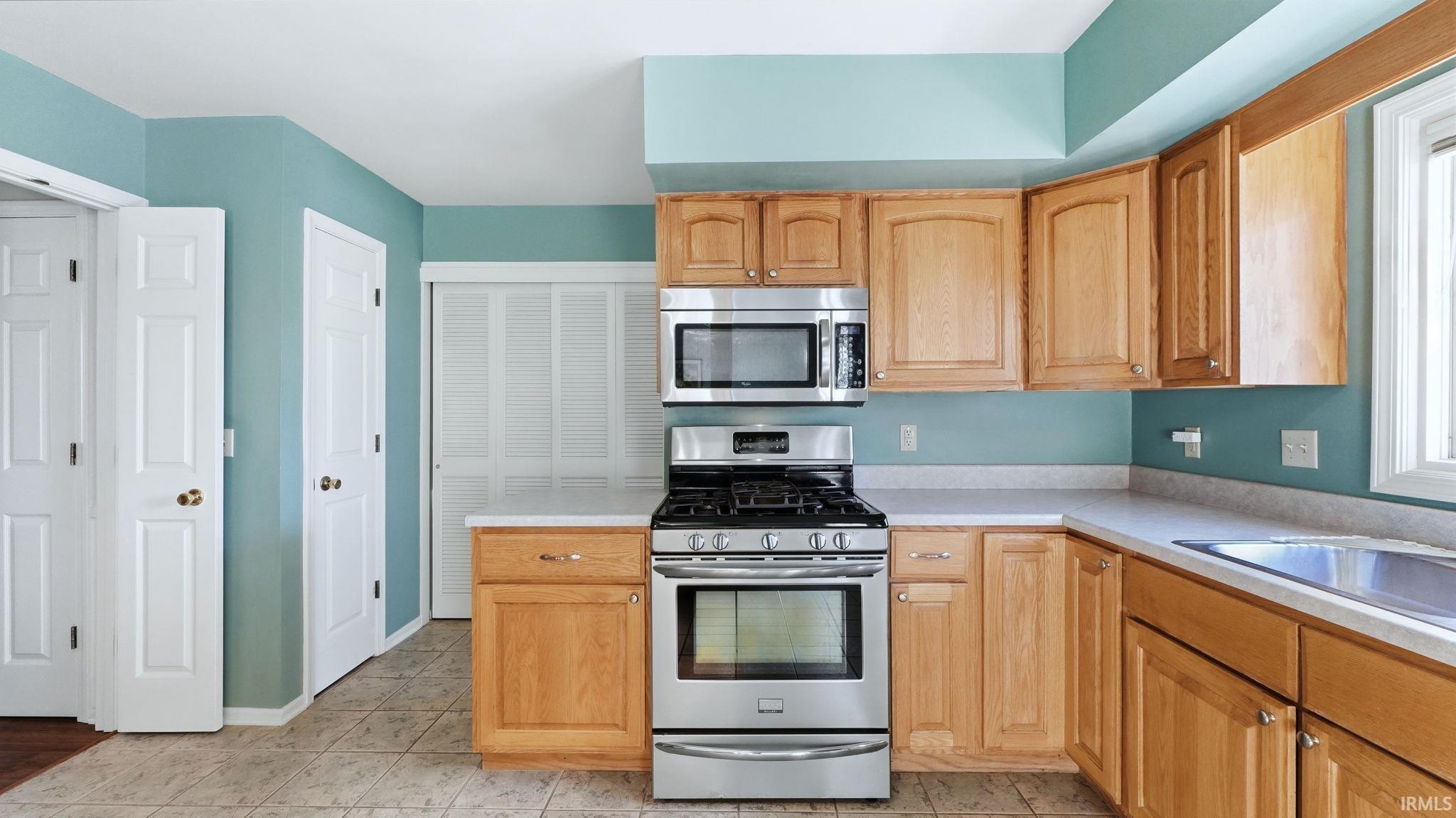 9417 Crystal Spring Drive Fort Wayne, IN 46804 - Photo 6 of 30 Gallery Image 6