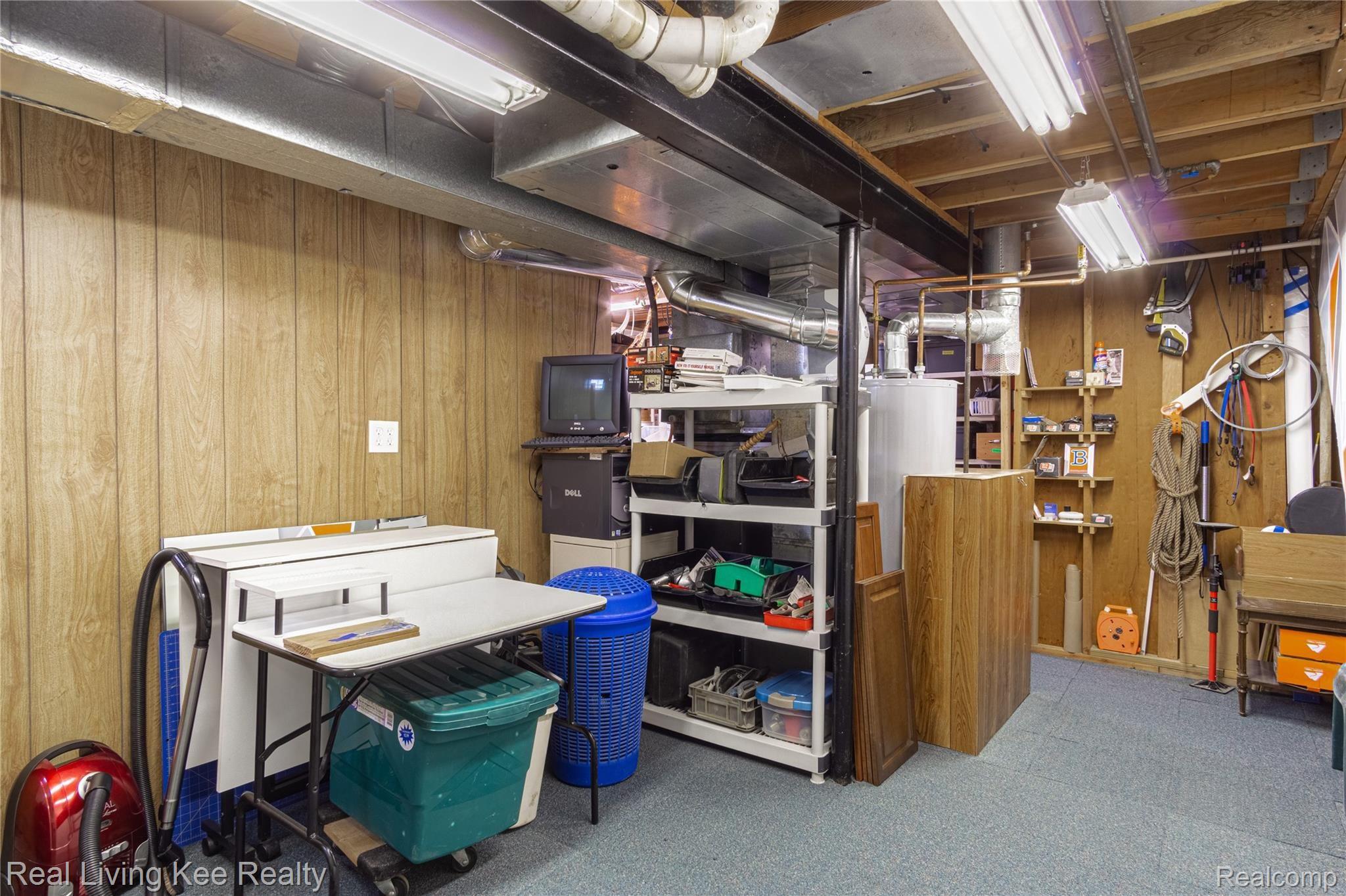 2160 Warrington Road Rochester, MI 48307 - Photo 54 of 55 Interiors (41 of 42).jpg