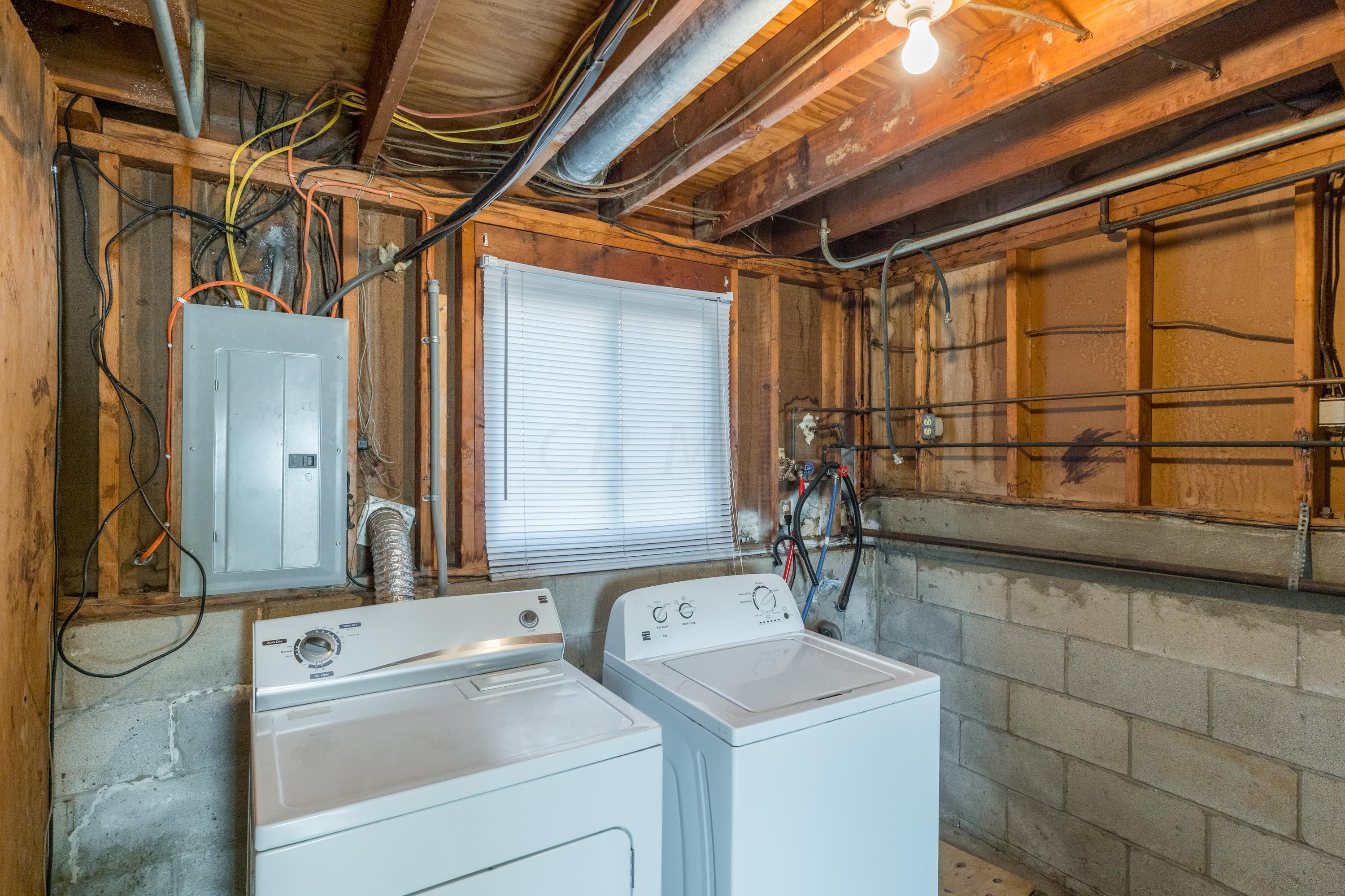 4985 Refugee Road Columbus, OH 43232 - Photo 48 of 74 Laundry Room