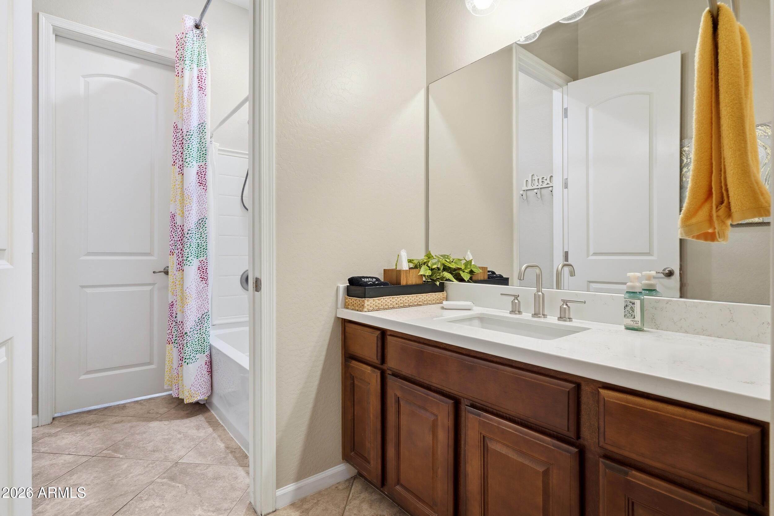 9132 West Bajada Road Peoria, AZ 85383 - Photo 20 of 39 Secondary Bath