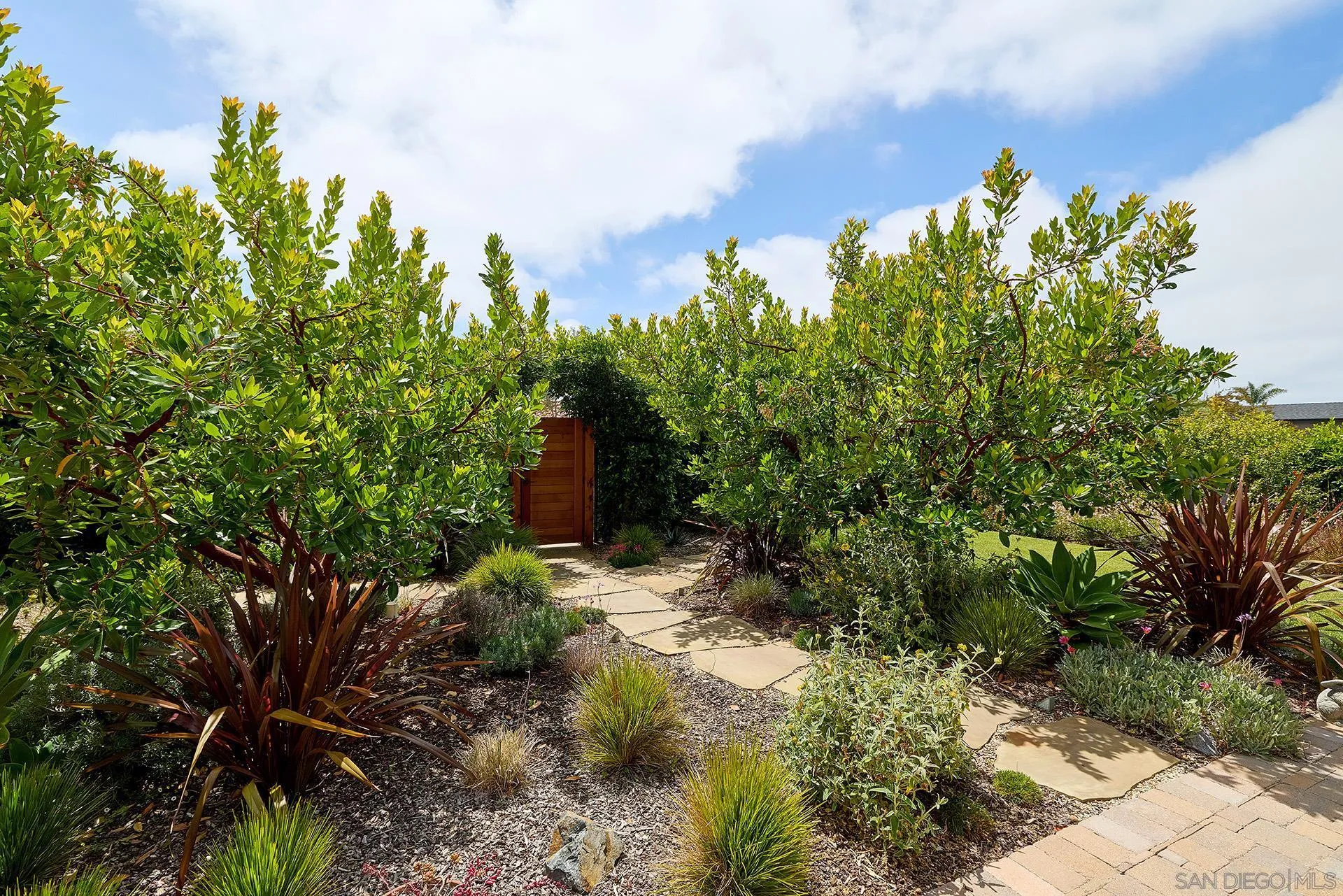 645 North Rios Avenue Solana Beach, CA 92075 - Photo 15 of 19