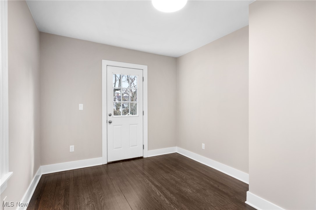 2854 Corydon Road Cleveland, OH 44118 - Photo 27 of 41 Entrance foyer with baseboards and dark wood-style floors