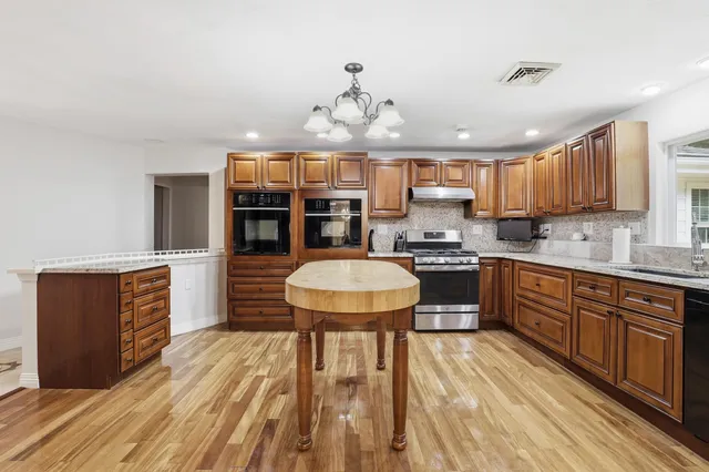 $710,000 | 27 Alvirne Drive, Hudson, NH 03051