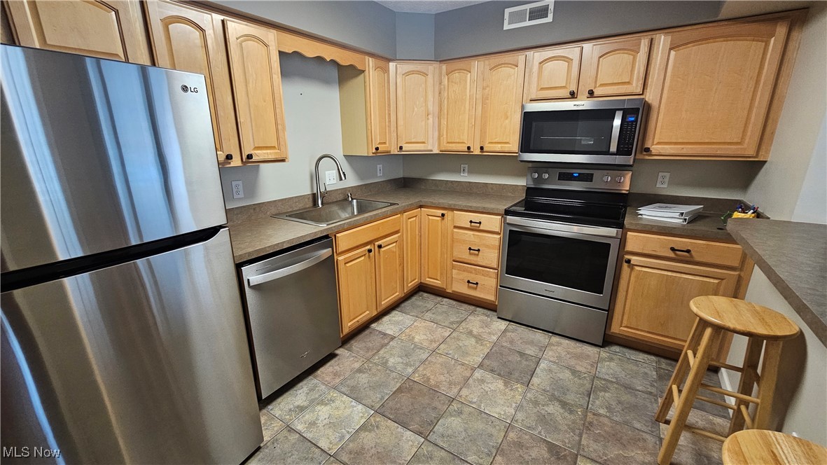 1005 Canyon View Road, Unit G Northfield, OH 44067 - Photo 8 of 29 Gallery Image 8