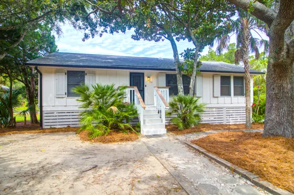 $1,200,000 | 312 West Cooper Avenue, Folly Beach, SC 29439