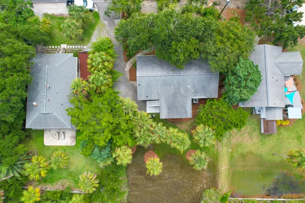 $1,200,000 | 312 West Cooper Avenue, Folly Beach, SC 29439