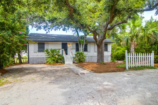 $1,200,000 | 312 West Cooper Avenue, Folly Beach, SC 29439