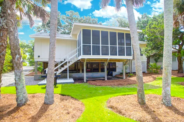 $1,200,000 | 312 West Cooper Avenue, Folly Beach, SC 29439
