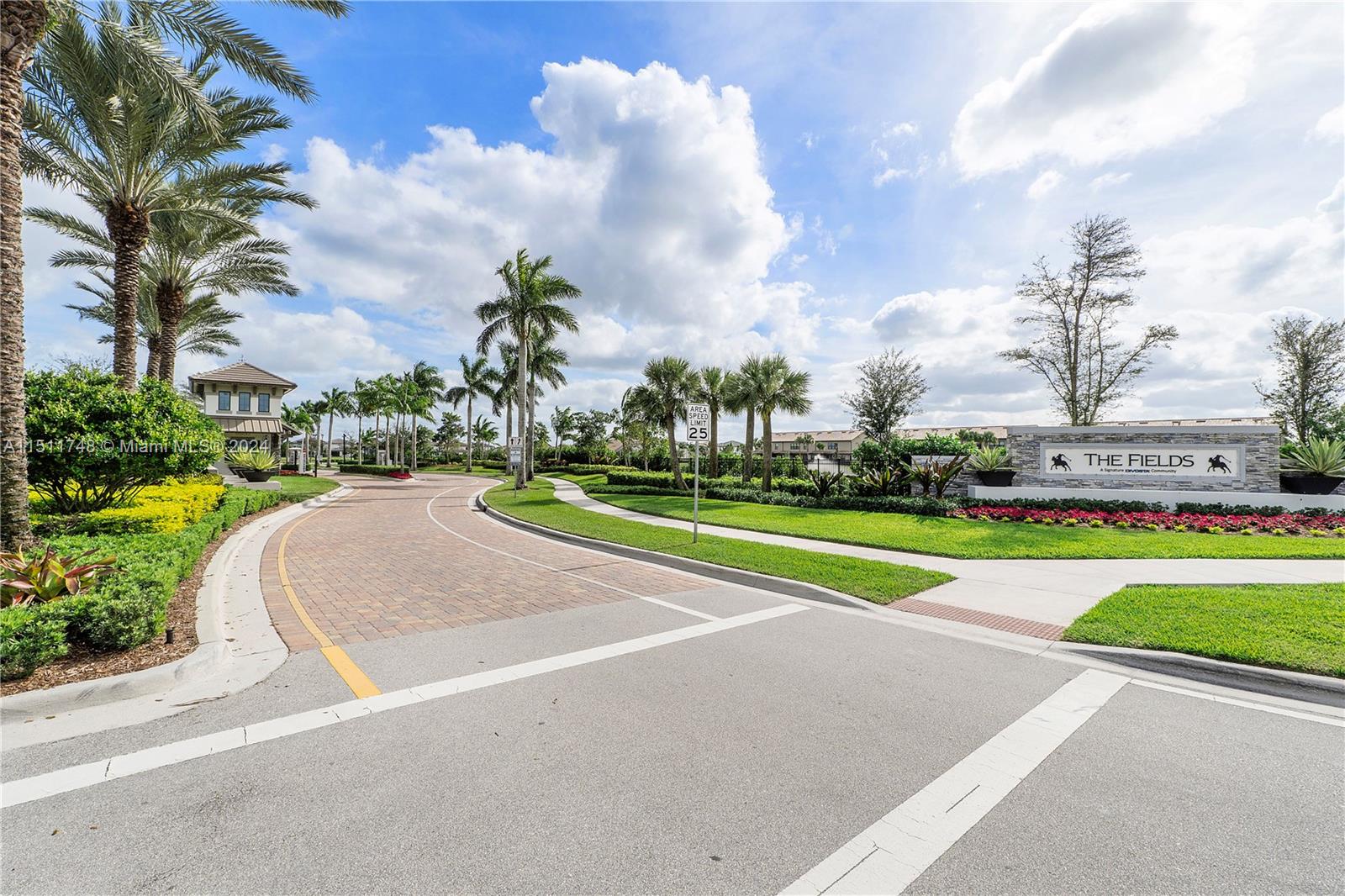 8339 Cadre Noir Road Lake Worth, FL 33467 - Photo 14 of 44