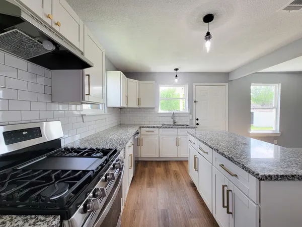 $1,695 | 4538 Clover Street, Houston, TX 77051
