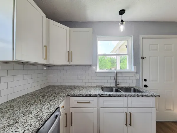 $1,695 | 4538 Clover Street, Houston, TX 77051