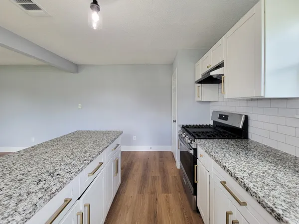 $1,695 | 4538 Clover Street, Houston, TX 77051