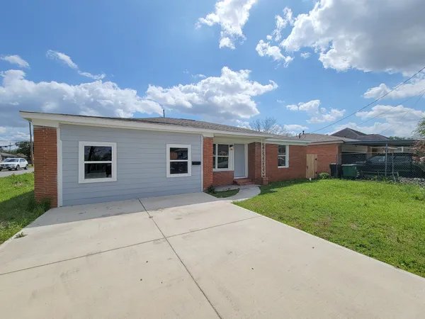 $1,695 | 4538 Clover Street, Houston, TX 77051