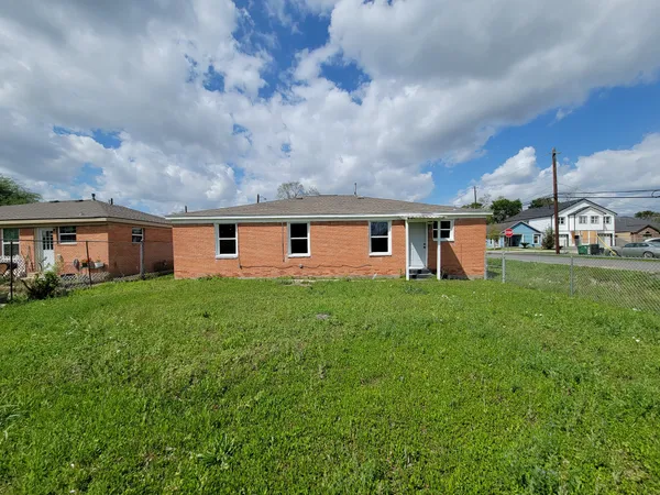 $1,695 | 4538 Clover Street, Houston, TX 77051