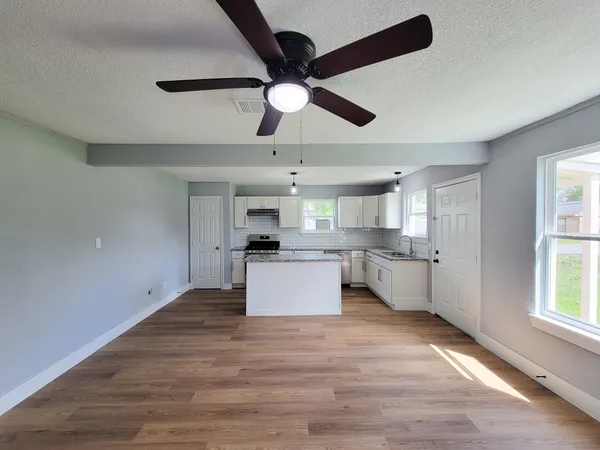 $1,695 | 4538 Clover Street, Houston, TX 77051