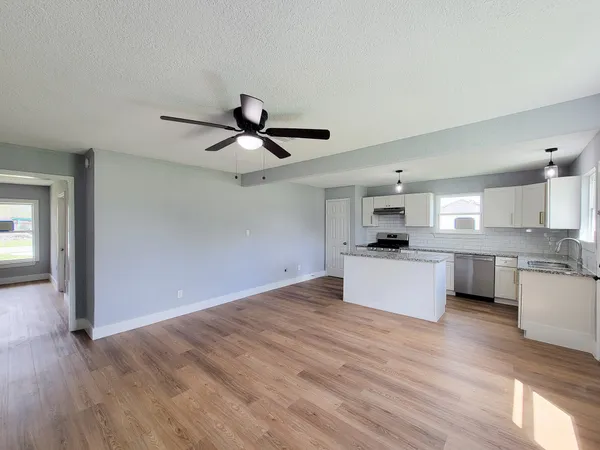 $1,695 | 4538 Clover Street, Houston, TX 77051