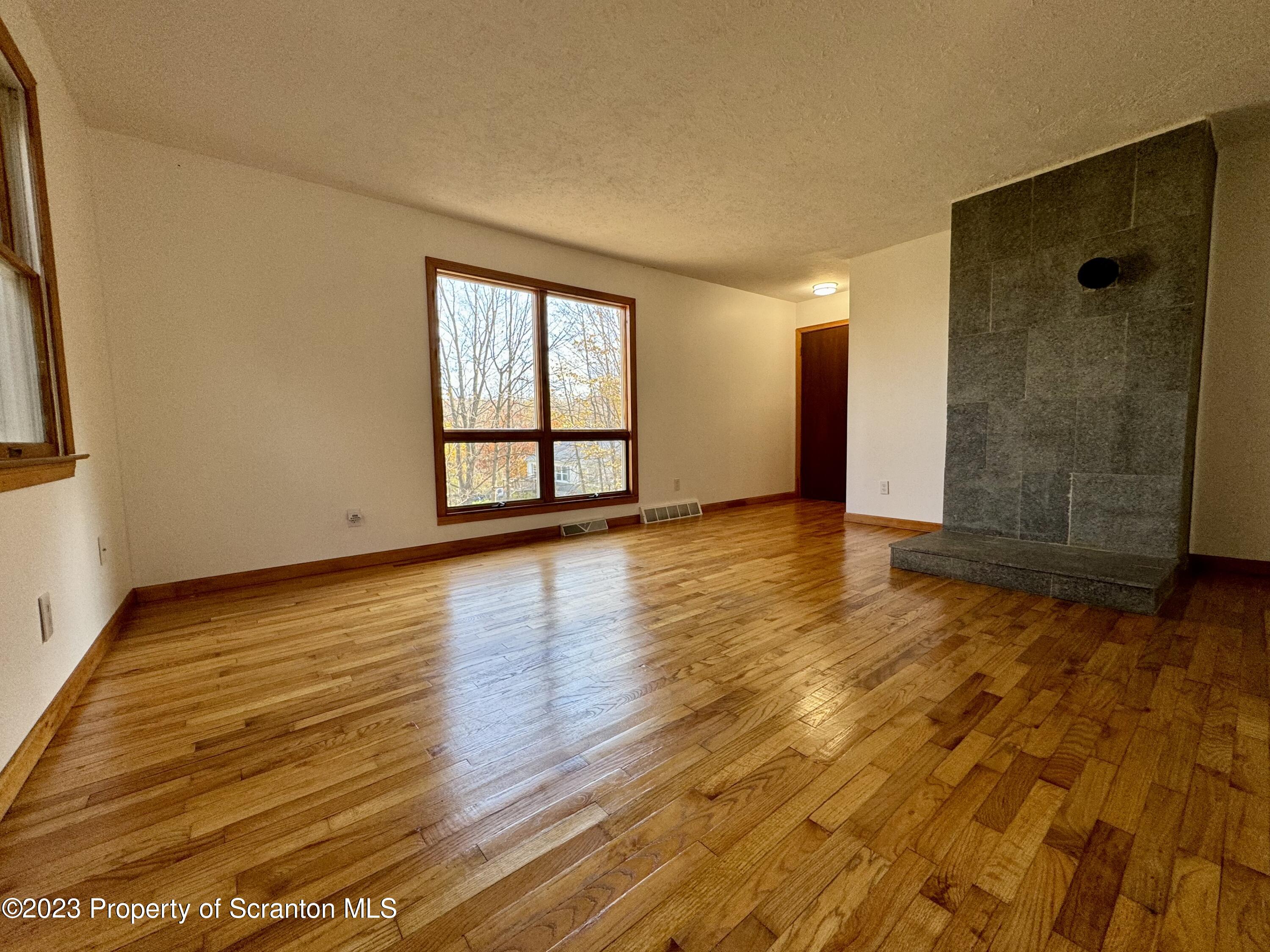 5560 Haas Pond Road Moscow, PA 18444 - Photo 11 of 25 Gallery Image 11