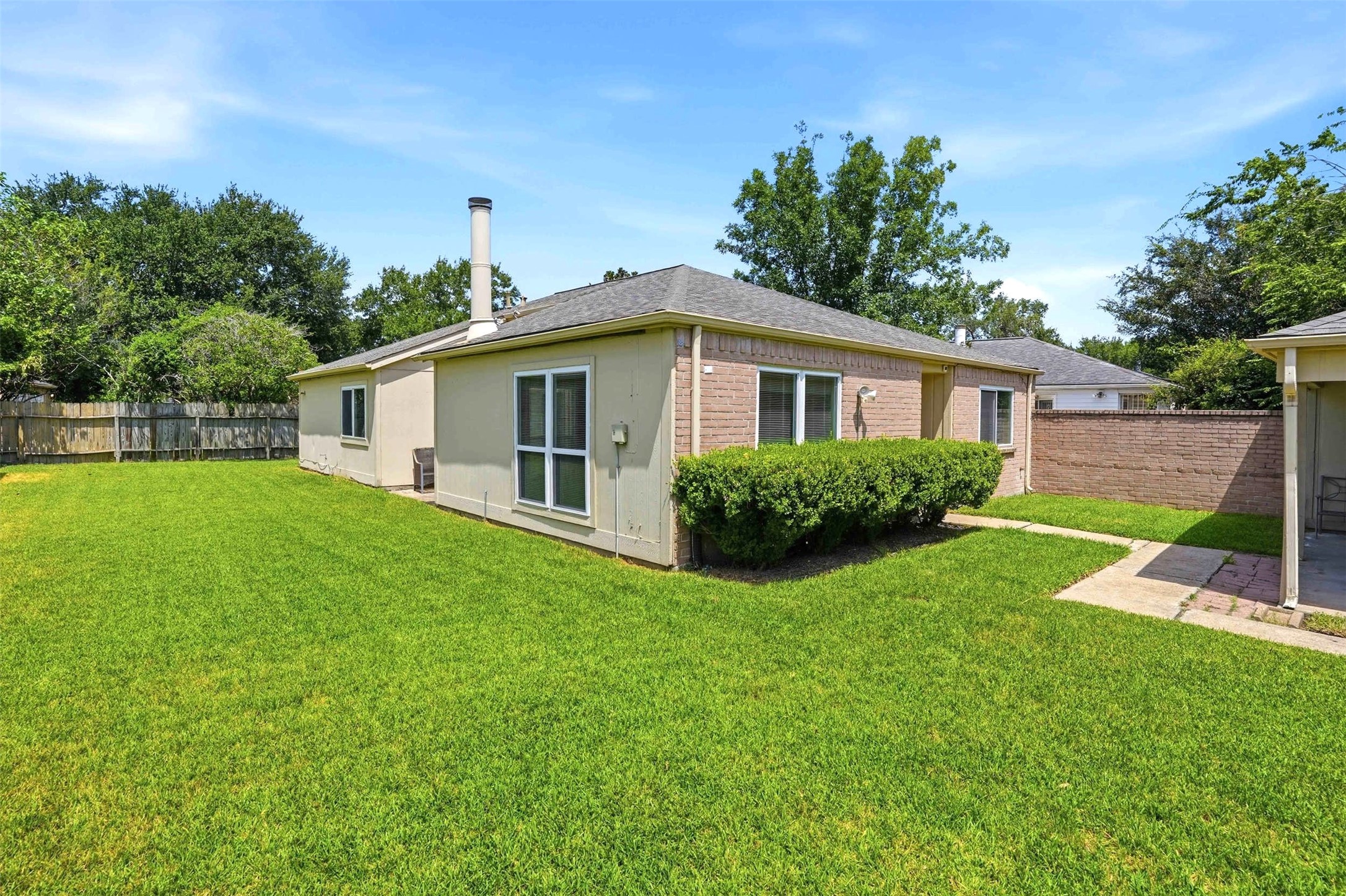 7502 Addicks Clodine Road Houston, TX 77083 - Photo 8 of 30