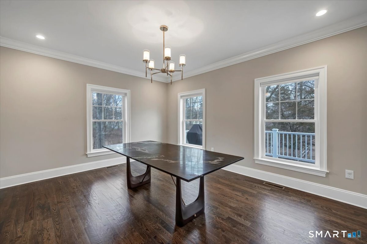 1049 Stillwater Road Stamford, CT 06902 - Photo 9 of 32