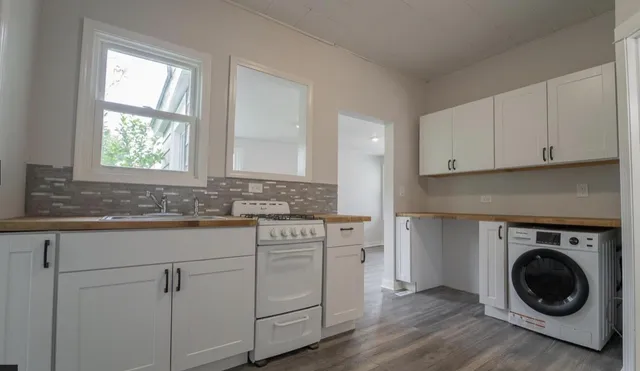 $302,500 | 150 North Ridge Street, Crown Point, IN 46307