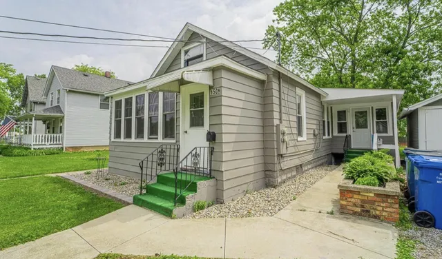 $302,500 | 150 North Ridge Street, Crown Point, IN 46307